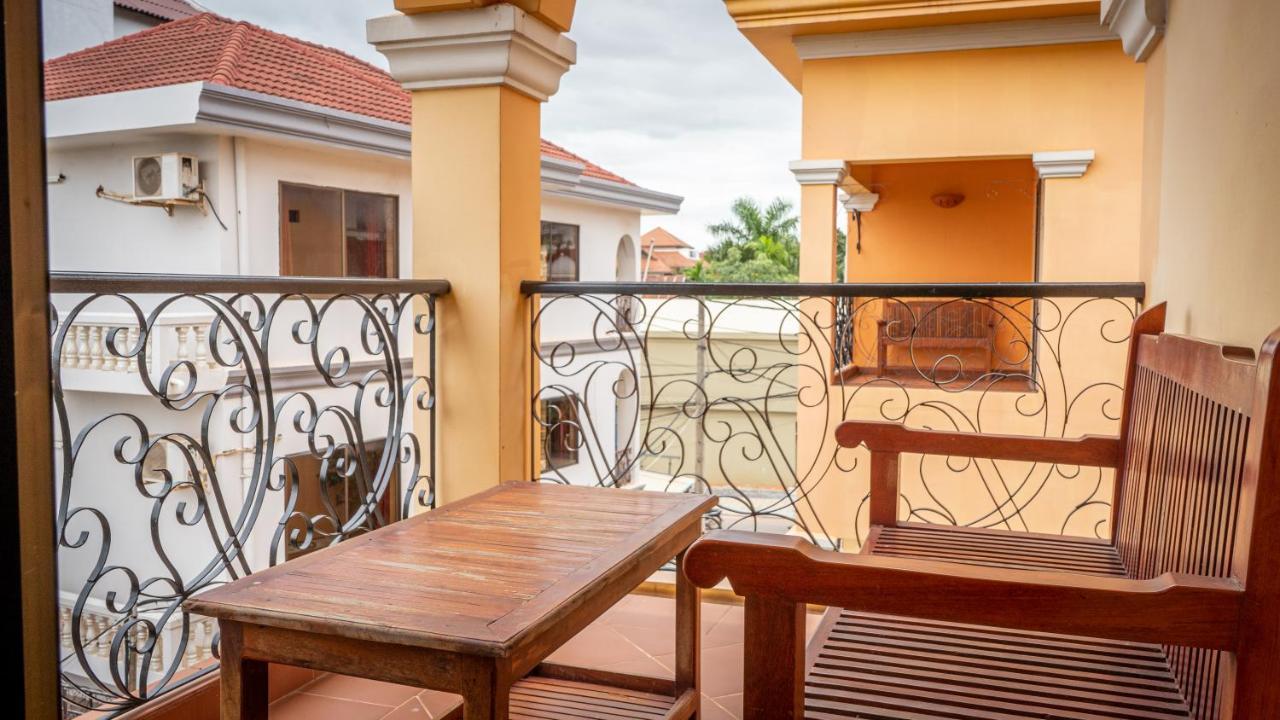 Den Hotel Totonou シェムリアップ エクステリア 写真